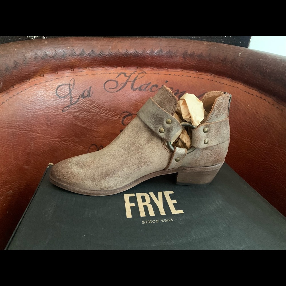 FRYE Ray Harness Back Zip Boot